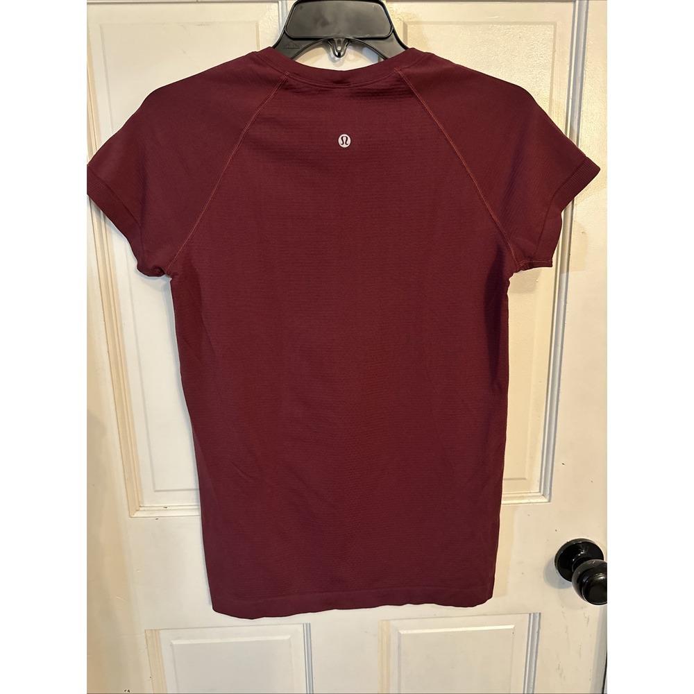 Lululemon Swiftly Tech Short-Sleeve Shirt 2.0 Hip Length Size 8 Burgundy Bay - Picture 5 of 10